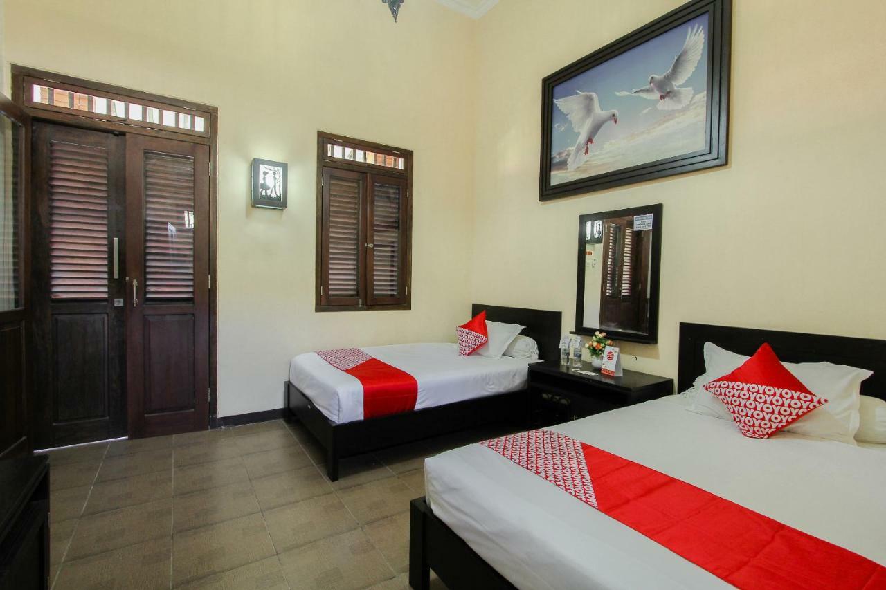 Oyo 1361 Singosari Family Residence Banyuwangi  Exterior foto
